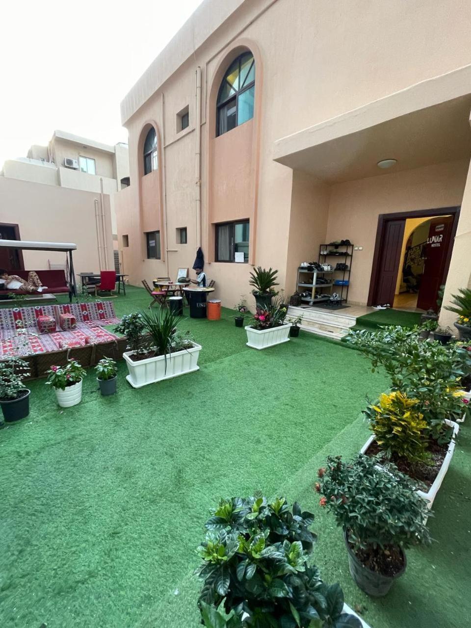 The Villa Hostel - By Lunar Abu Dabi Exterior foto